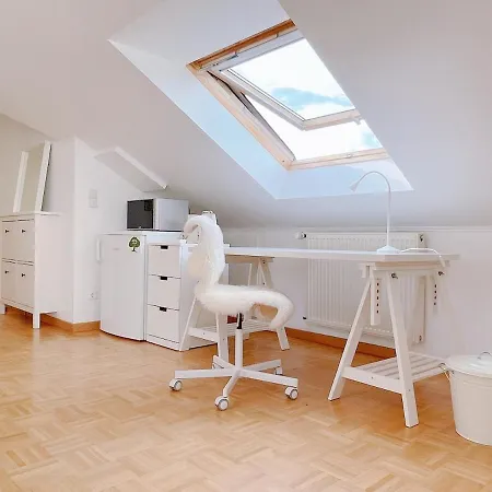 Cozy Loft In Quiet Residential Area Appartement *